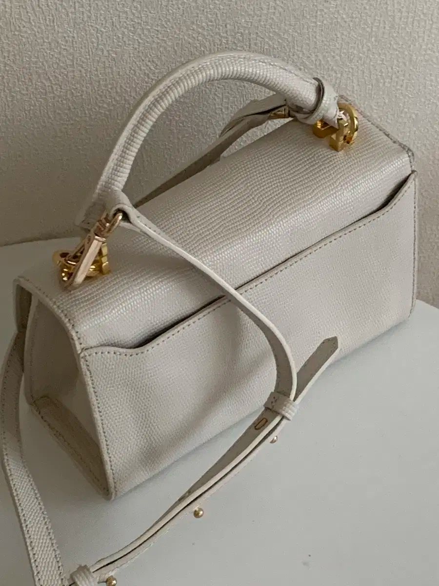 LAPLA ミニバッグ ユンナジョン ゴミンヨン 着用 DECORATOM_COM_BR