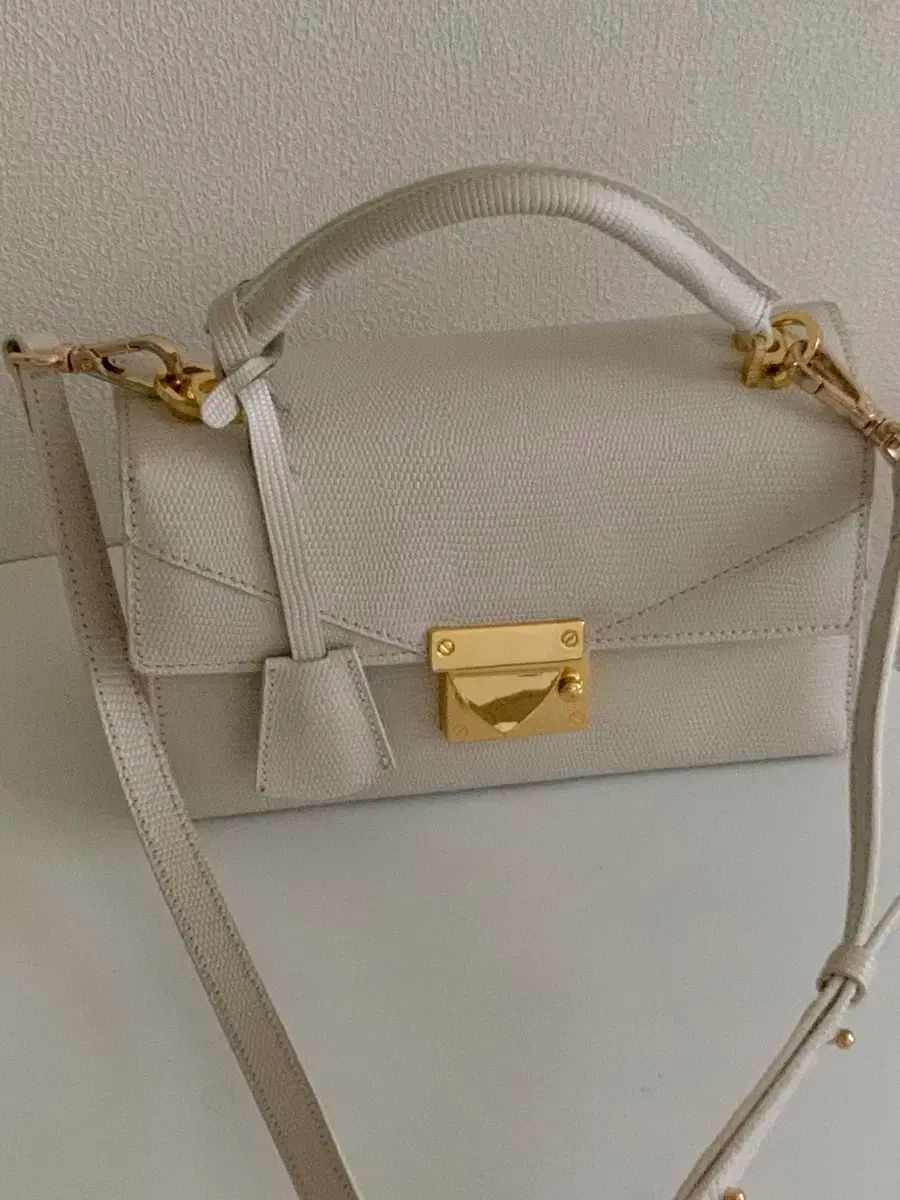 LAPLA ミニバッグ ユンナジョン ゴミンヨン 着用