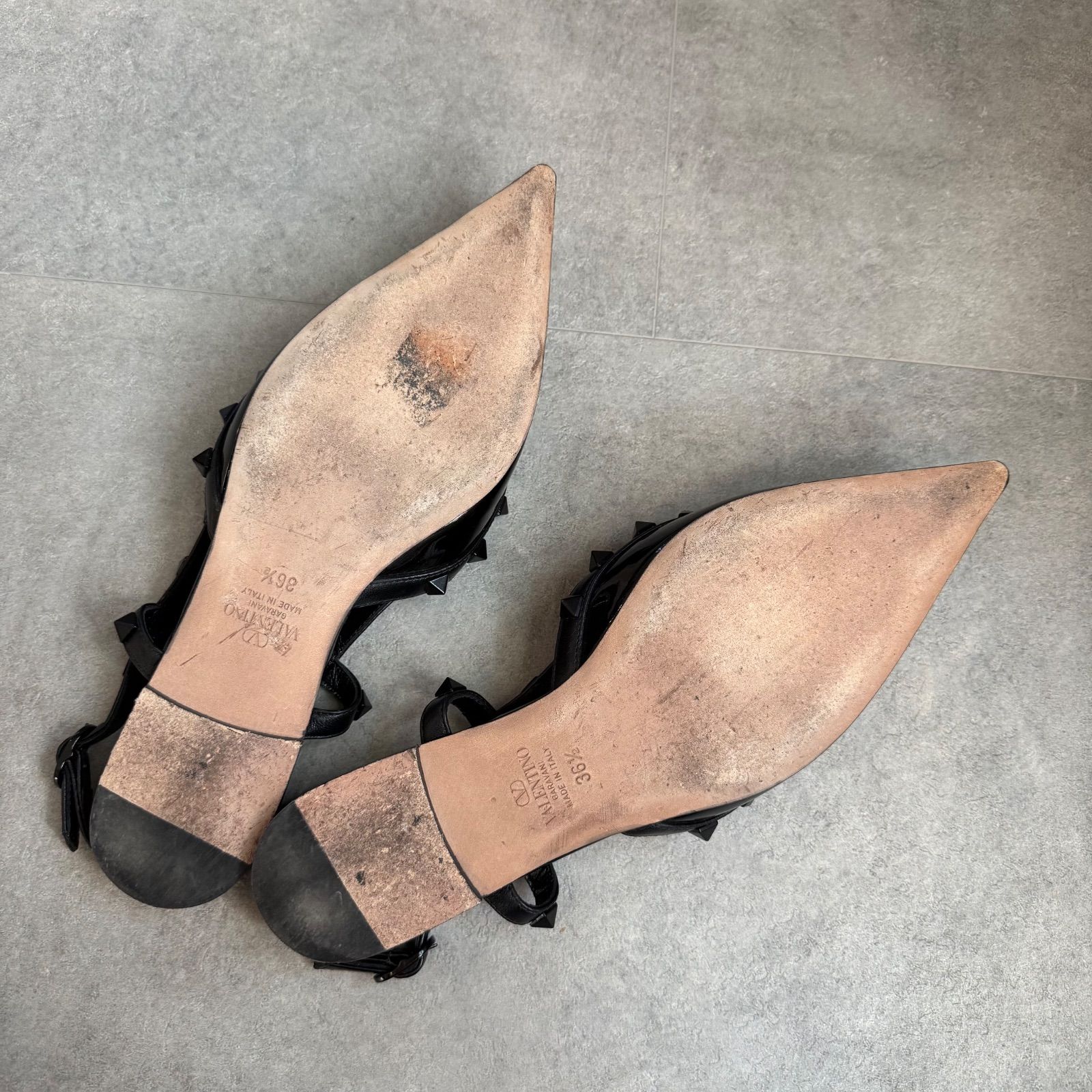 VALENTINO ロックスタッズパンプス フラットシューズ 黒 36 靴/シューズ ヴァレンティノ VALENTINO ロックスタッズ パンプス