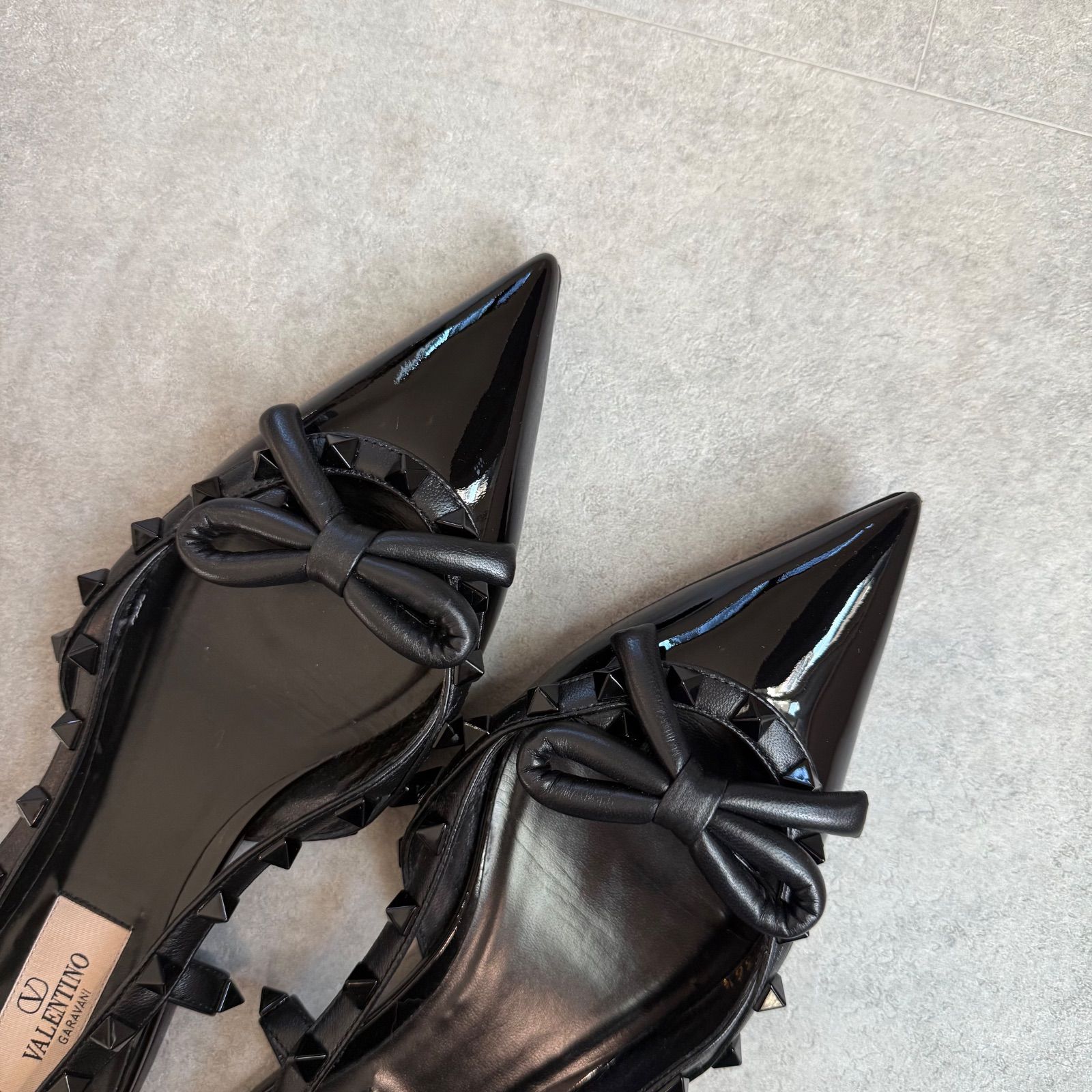 美品 VALENTINO GARAVANI ヴァレンティノガラヴァーニ ロックスタッズ