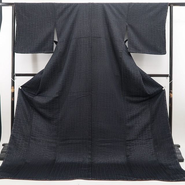  ❁tomihisa❁ 銀通し 着物 正絹 仕付け糸付 トールサイズ 織が描く洗練のクロコ調 お召 7084 小紋 着物