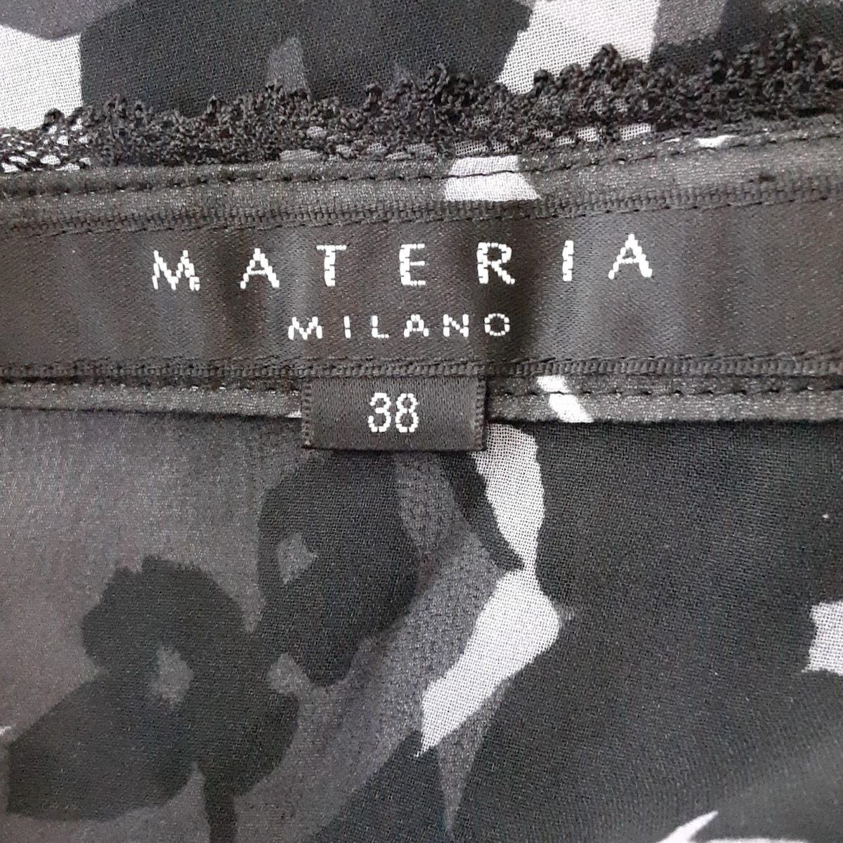  MATERIA マテリア 半袖シャツブラウス サイズ38 M レディース - 黒×ライトパープル 花柄 シースルー 半袖 シャツ ブラウス
