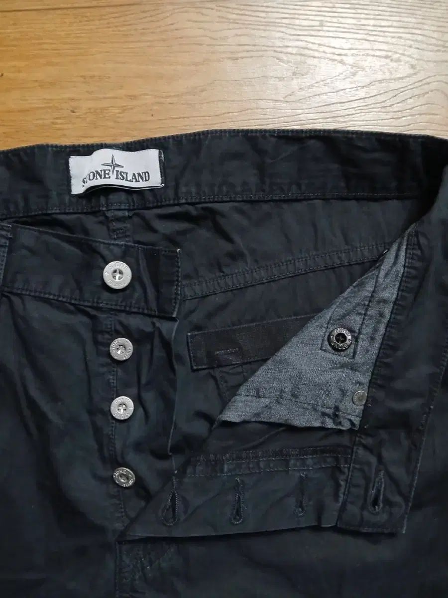  STONE ISLAND ストーンアイランド コットン パンツ チノパン パンツ