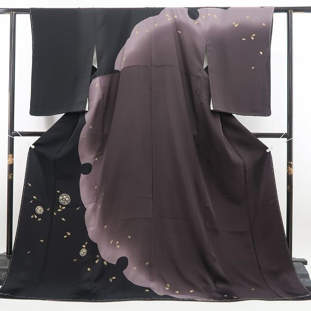 ❁tomihisa❁新品 桜 雪輪 着物 正絹 仕付け糸付”静けさに揺れる雪輪と