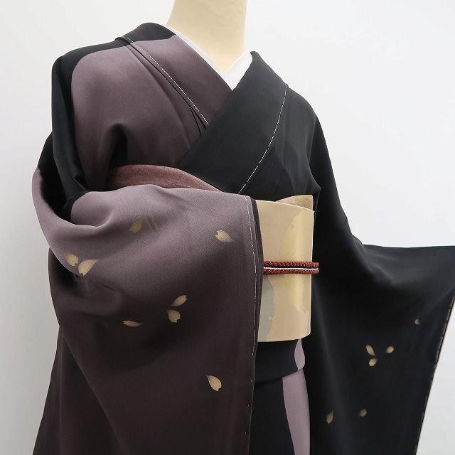 ❁tomihisa❁新品 桜 雪輪 着物 正絹 仕付け糸付”静けさに揺れる雪輪と