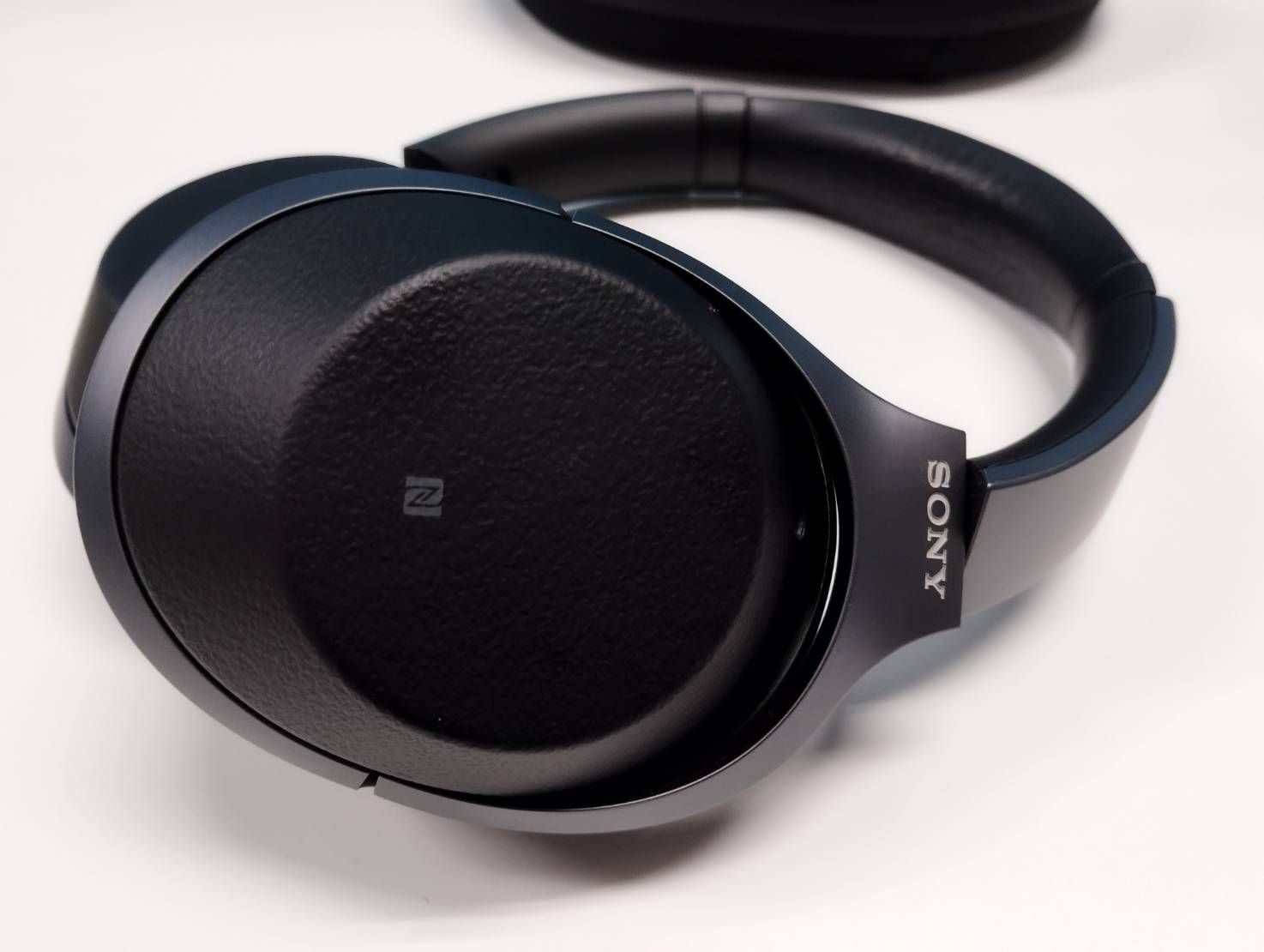 SONY 製 ヘッドホン WH-1000XM2 ソニー ワイヤレスノイズキャンセ