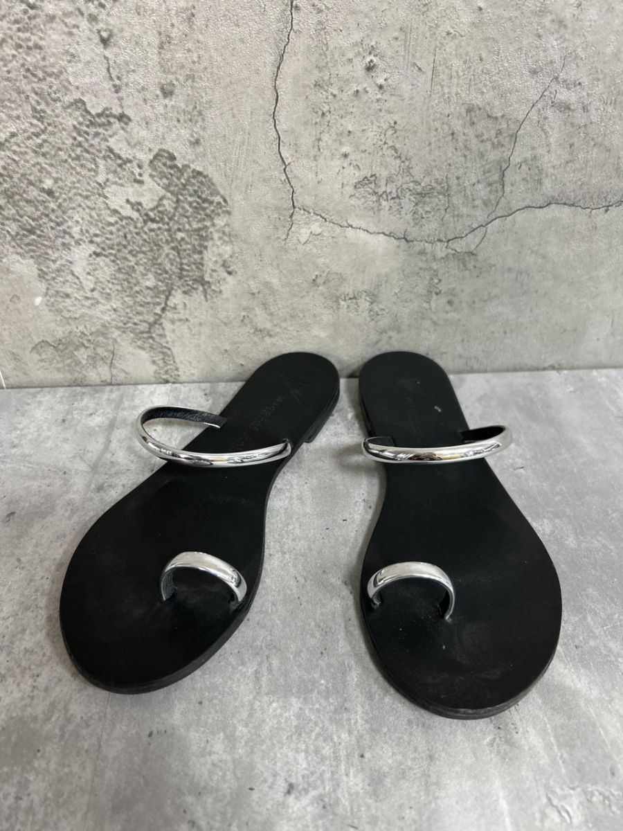 NICOLAS LAINAS ニコラスライナス メタルパーツ メタリック フラット サンダル size23.5 黒xシルバー レディース