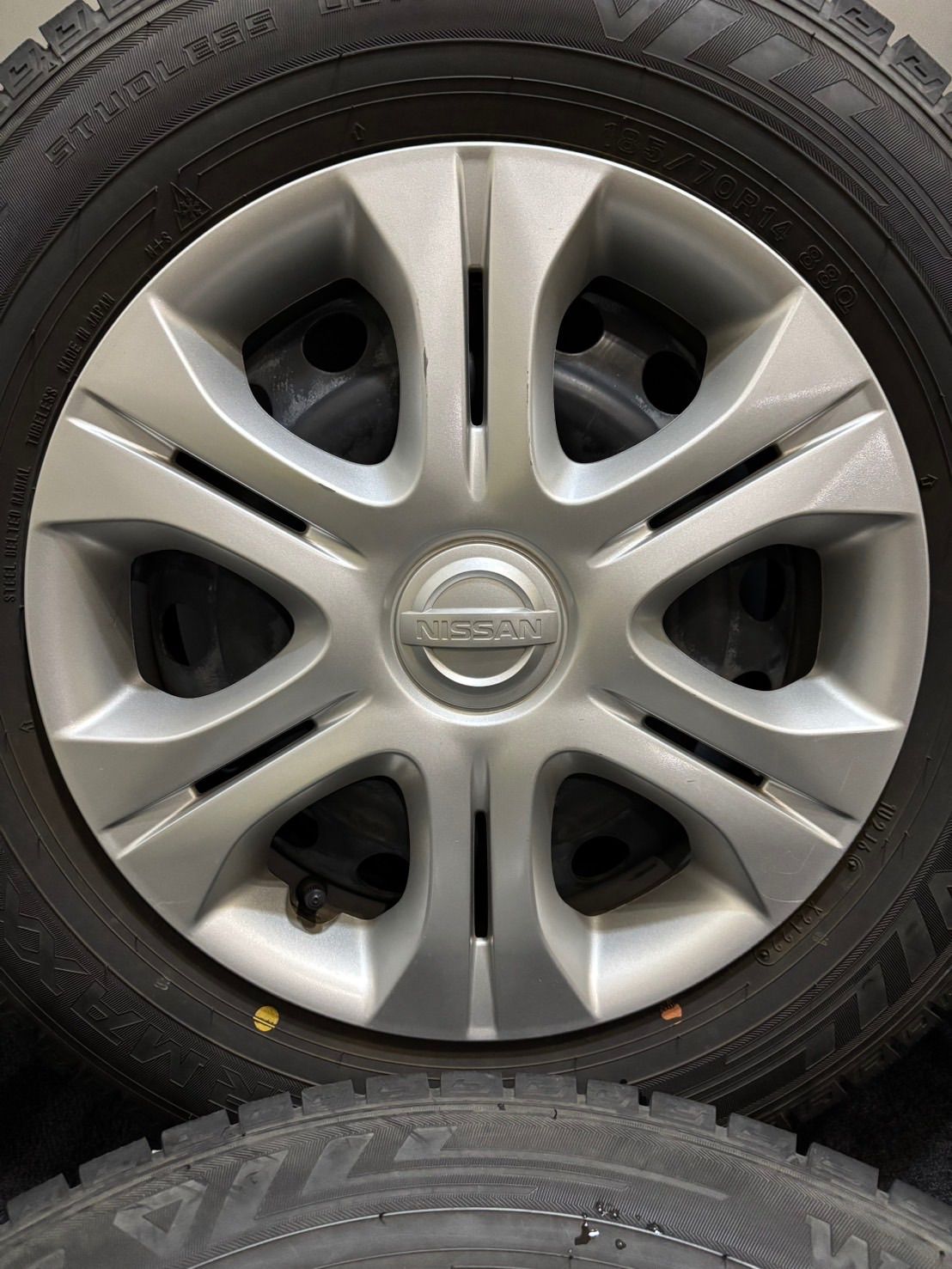 185 70 R 14 DUNLOP WINTER MAXX 03 22年製 日産 ノート スチール 14インチ 5 J 40 100 4 H スタッドレス 4本 ティーダ 南3 K 526