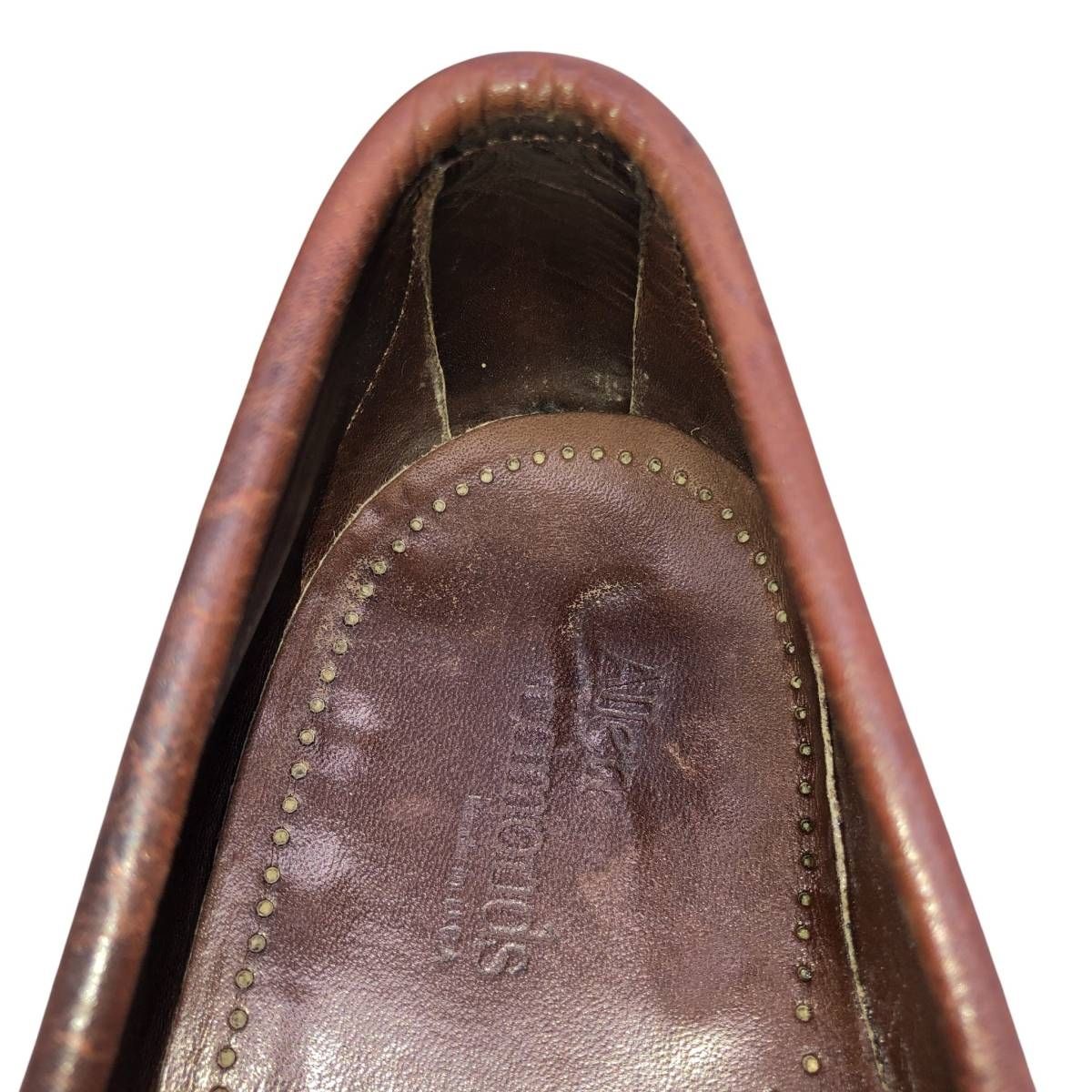 タッセルローファー