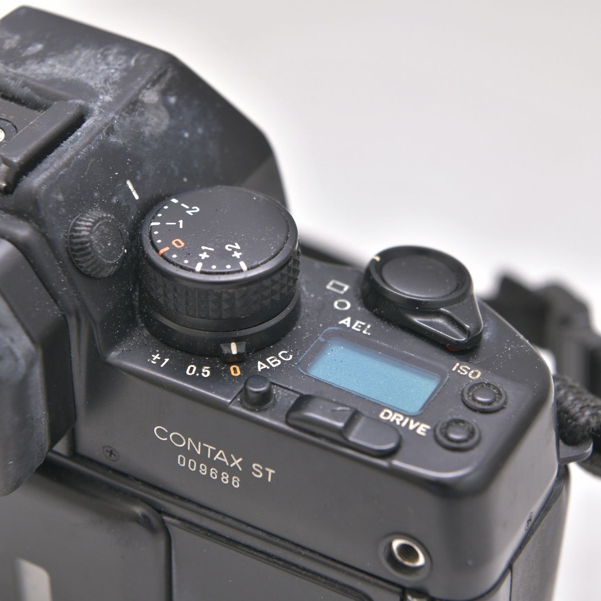  CONTAX ST バッテリーホルダー付 フィルム カメラ コンタックス 一眼レフカメラ(フィルム) フィルムカメラ