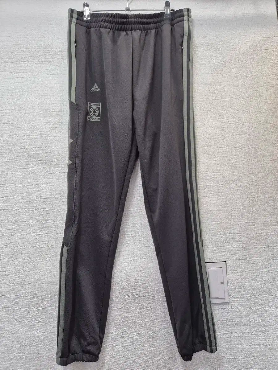 アディダス カラバサス トラック パンツ XL 32