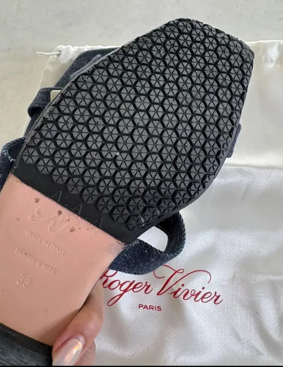 ロジェ ヴィヴィエ VIKIミュール サンダル