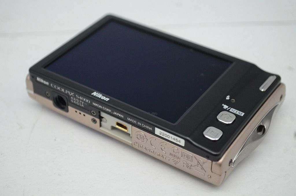 ブライトブロンズ コンパクトデジタルカメラ