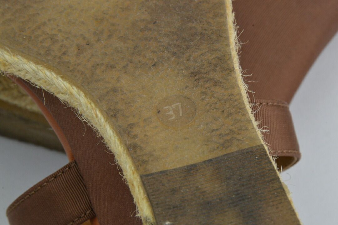 ストラップ ブラウン