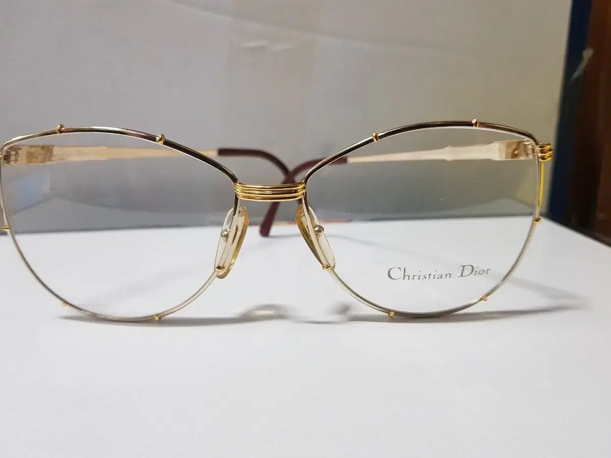 ディオール 金縁
