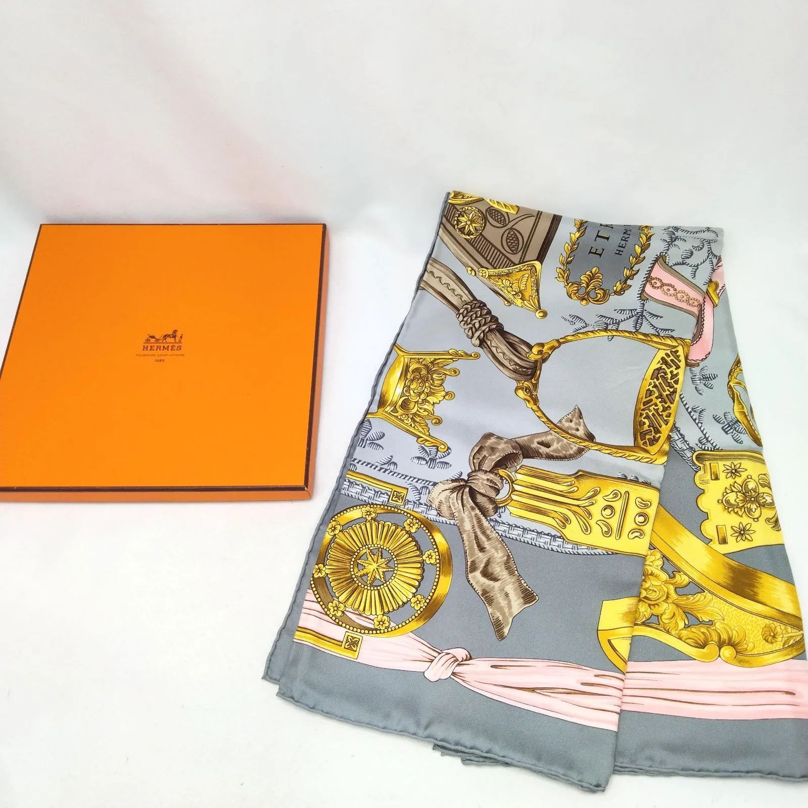 ️HERMES ️エルメス カレ90 グレー シルク