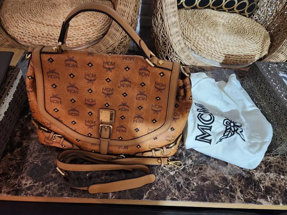 MCM ショルダートートバッグ