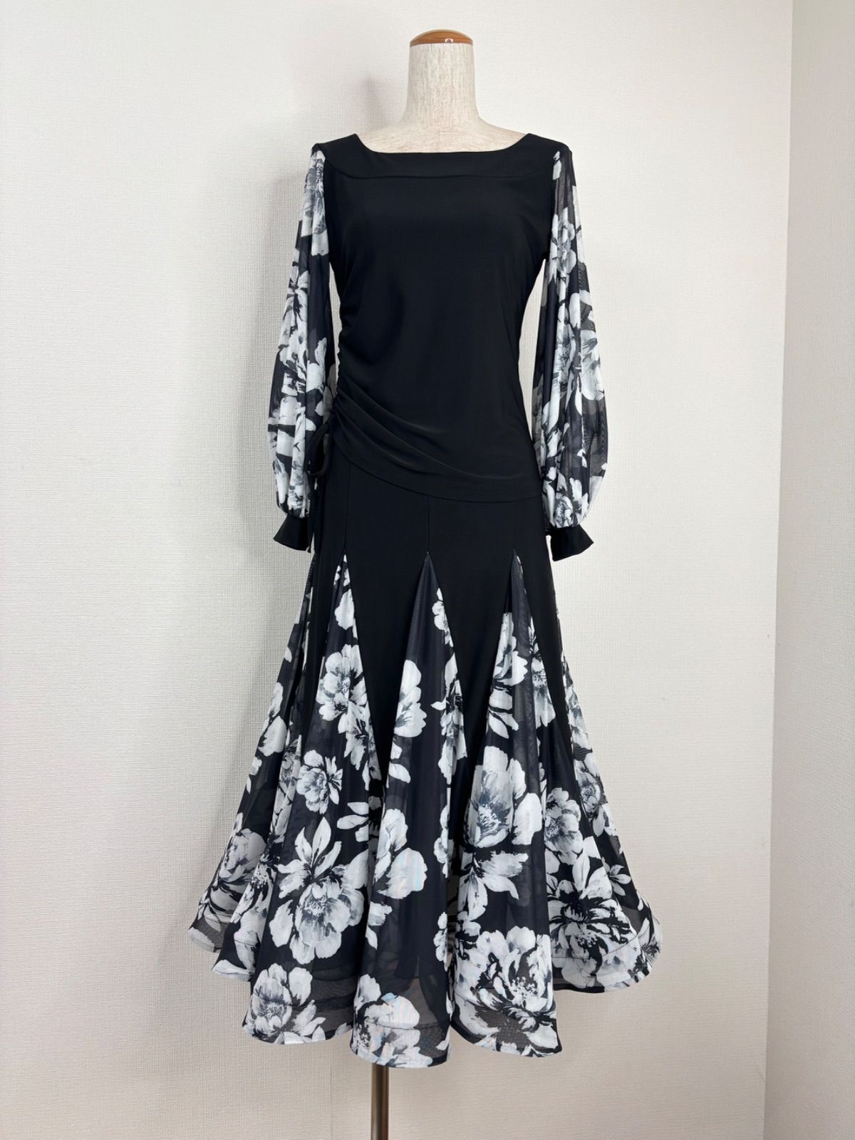 社交ダンス ブラック×ホワイト パフスリーブ ソフトメッシュ セットアップドレス 衣装