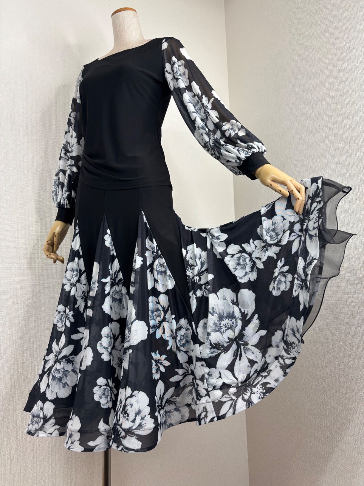 社交ダンス ブラック ホワイト パフスリーブ ソフトメッシュ セットアップドレス 衣装