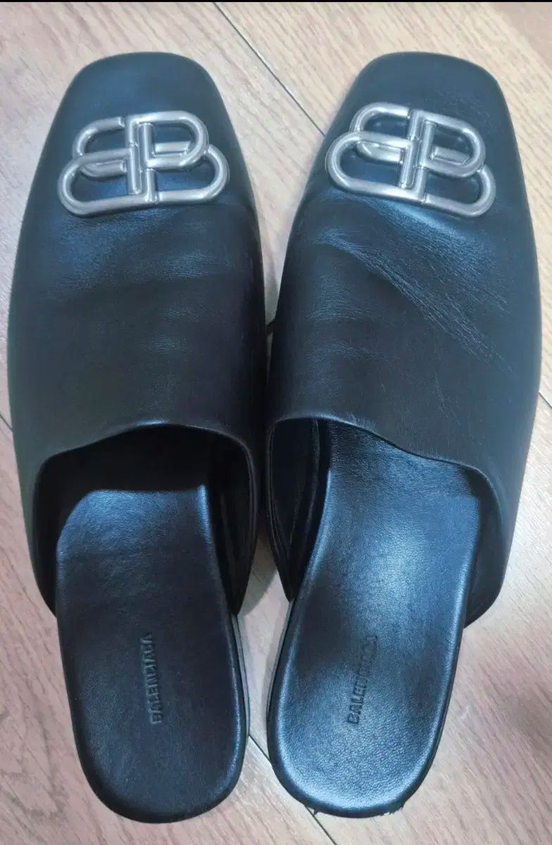 バレンシアガ Cosy BBミュール スリッパ 42