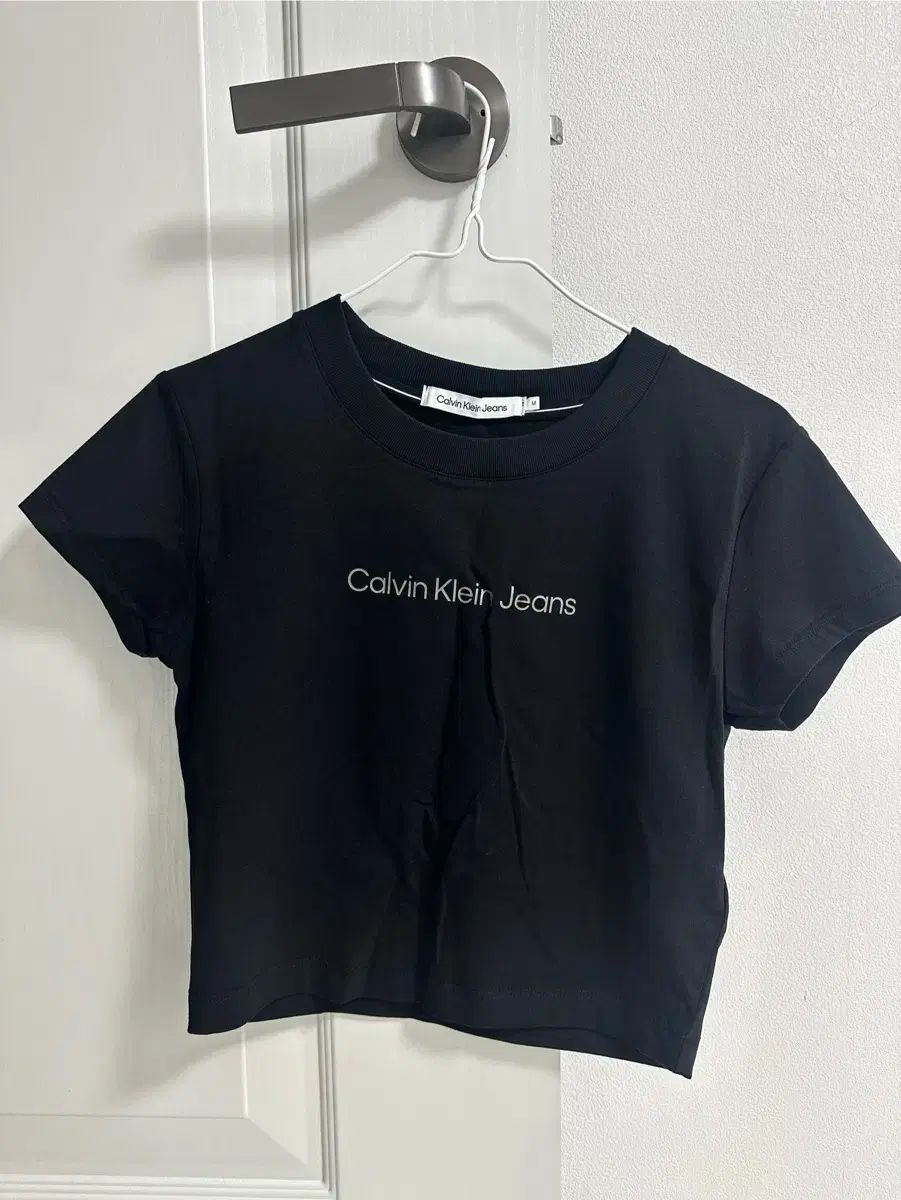 Calvin Klein Jeans クロップド 半袖Tシャツ mサイズ