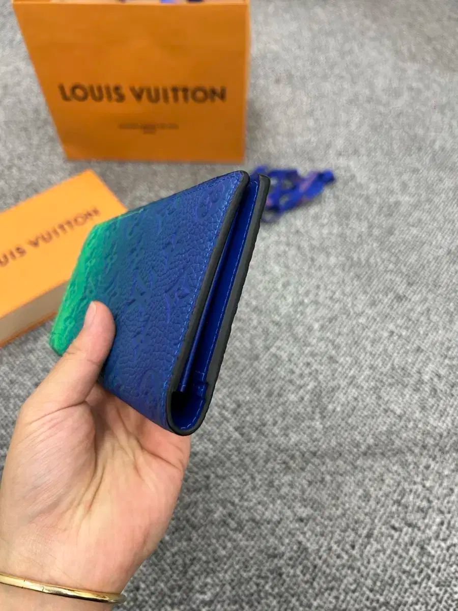 Vuitton ルイヴィトン