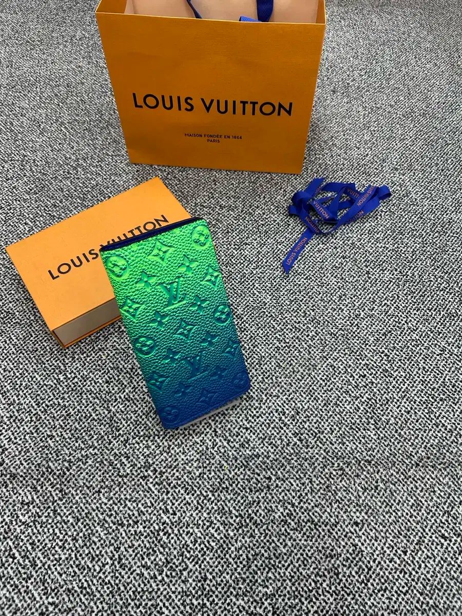 Louis Vuitton ルイヴィトン トリヨン 長財布 グリーン