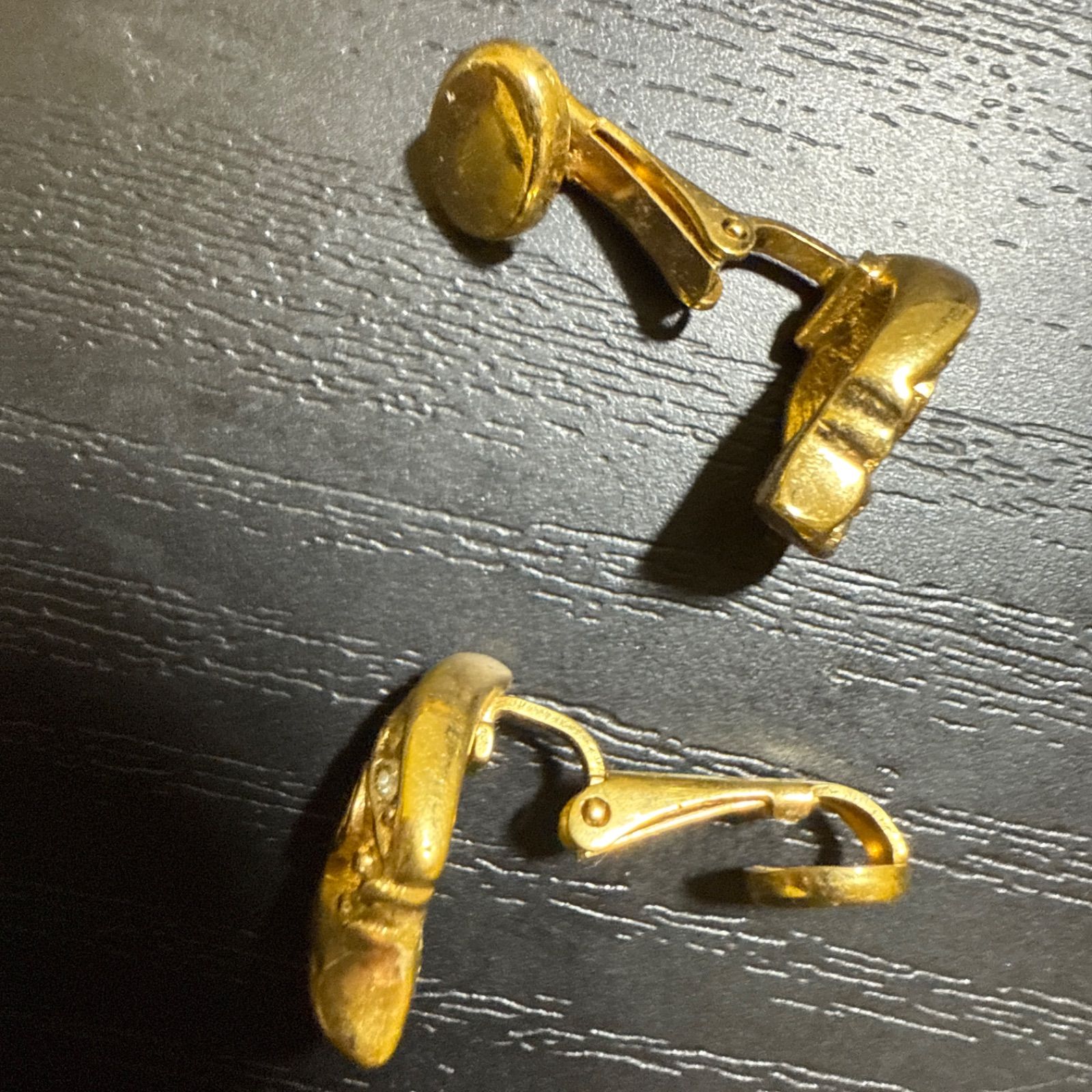 Christian Dior クリスチャンディオール ラインストーン付きCDロゴ