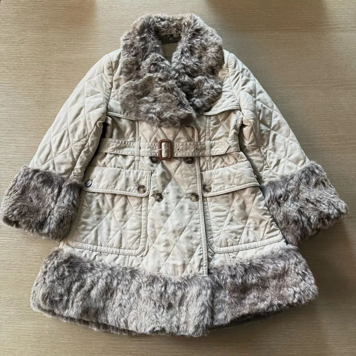 バーバリーキッズ キルティング ファーコート 6Y
