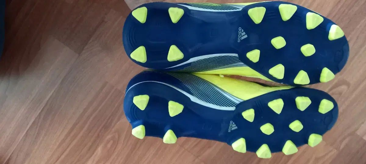 サッカーシューズ