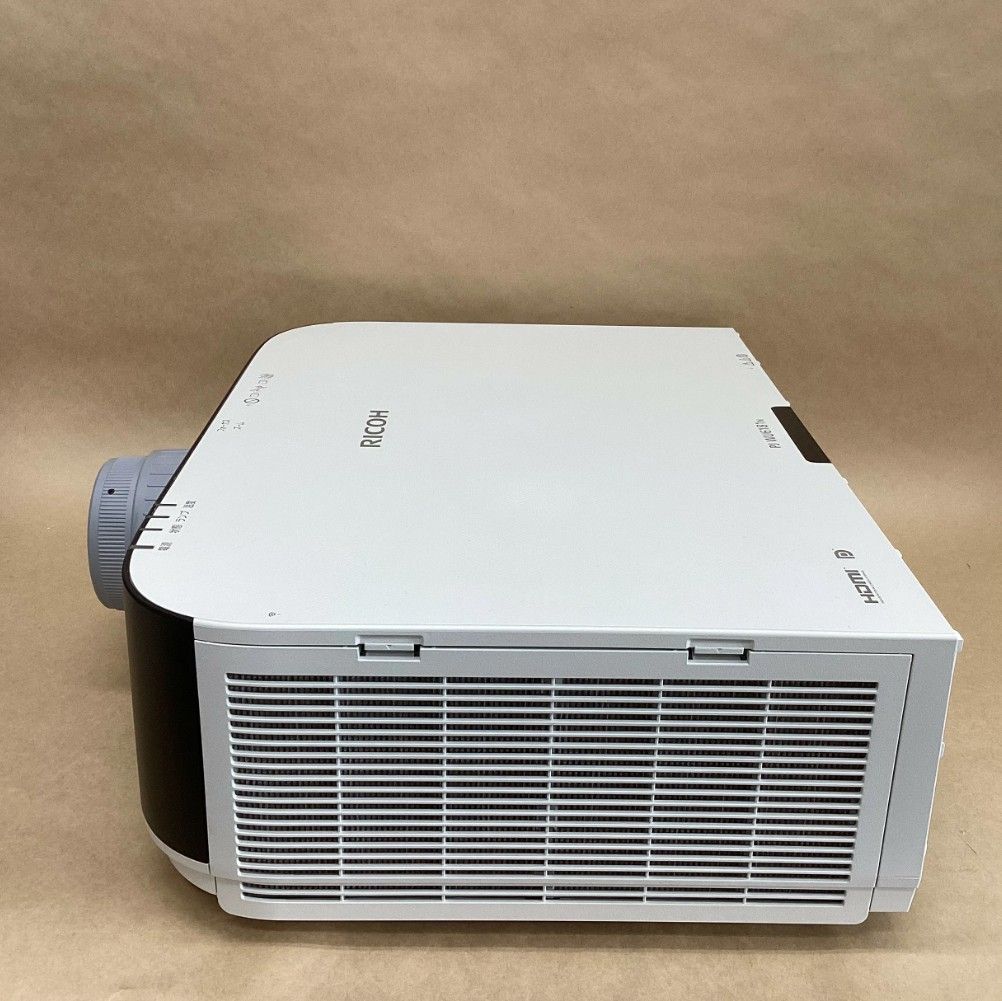  ランプ使用1時間 RICOH 業務用プロジェクター PJ WU 6181 N 6200ルーメン 無線LAN対応 アダプター の為別途 必要 D-SUB HDMIケーブル リモコン 送料 無料 14時までの ご注文 プロジェクター本体 プロジェクター