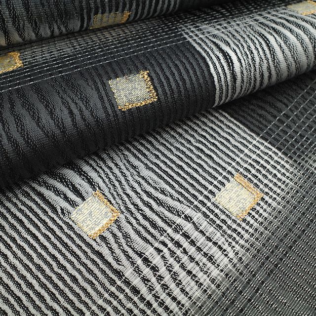 グレー オフホワイト