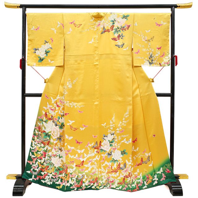 新古品 訪問着 着物 フォーマル 正絹 袷 後藤久美子 プロデュース 手染め 山吹色 バラ 薔薇 蝶 落款あり 金駒刺繍 金銀彩加工 春 秋 冬 仕立て上がり 身丈166.5 裄丈68.5 Lサイズ みやがわ sb16554