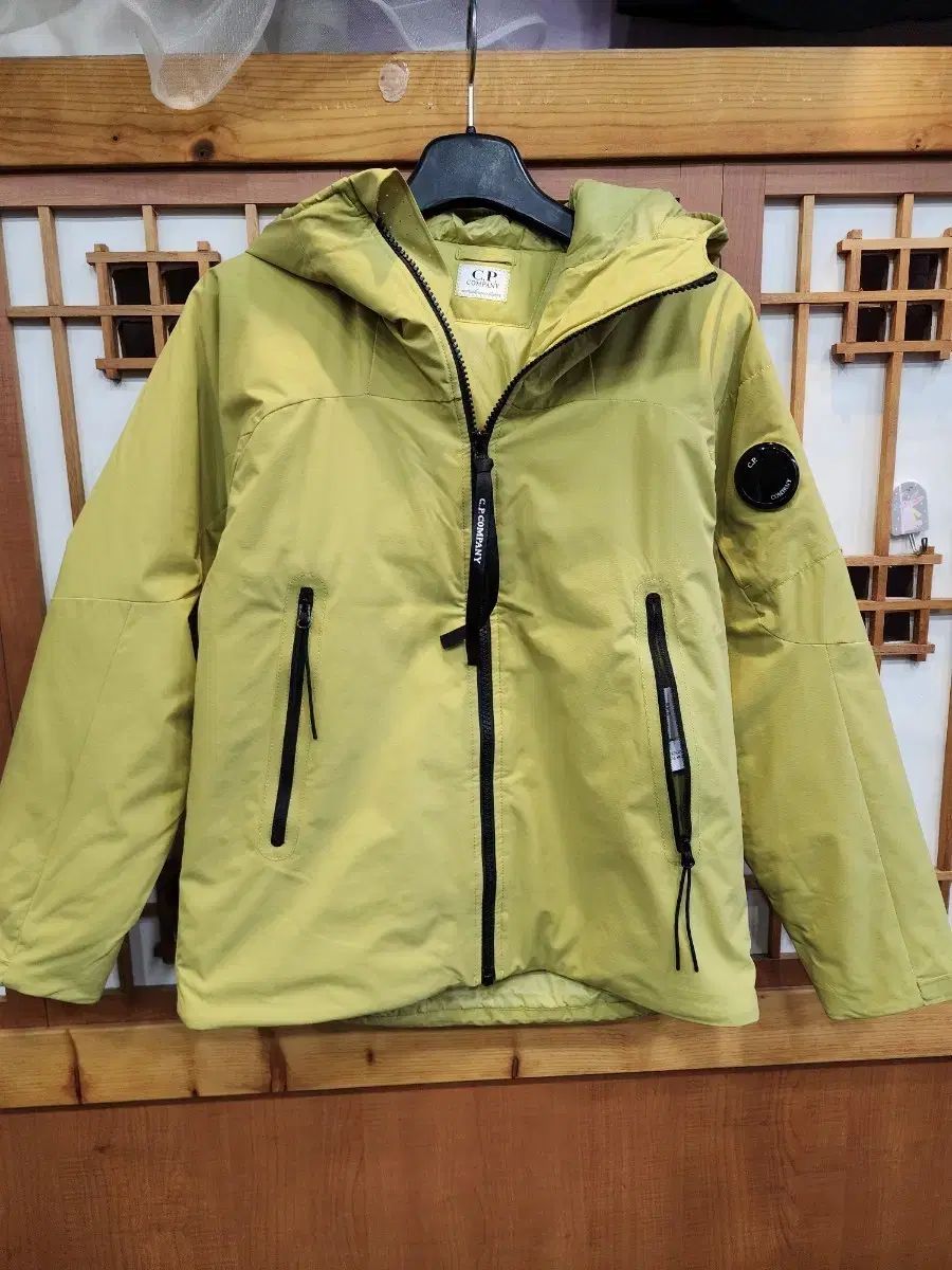 C.P. COMPANY シーピーカンパニー フード付きダウンコート ジュニアダウン 10