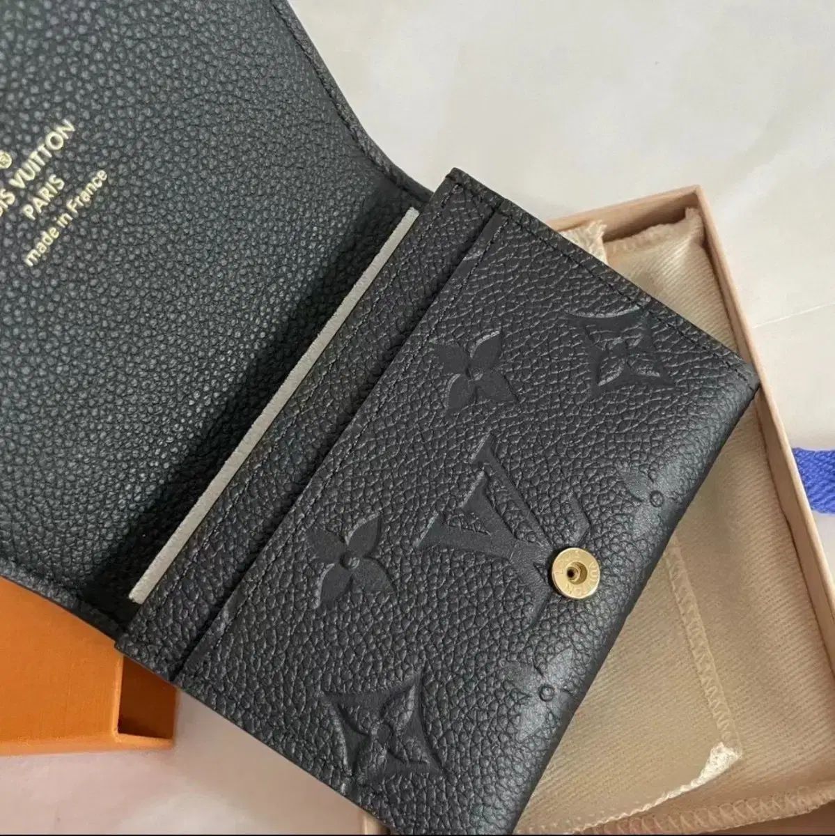 Vuitton モノグラム