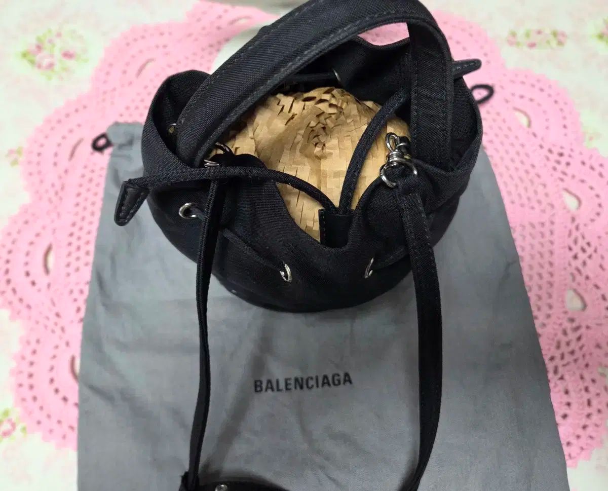 バレンシアガ ブラック