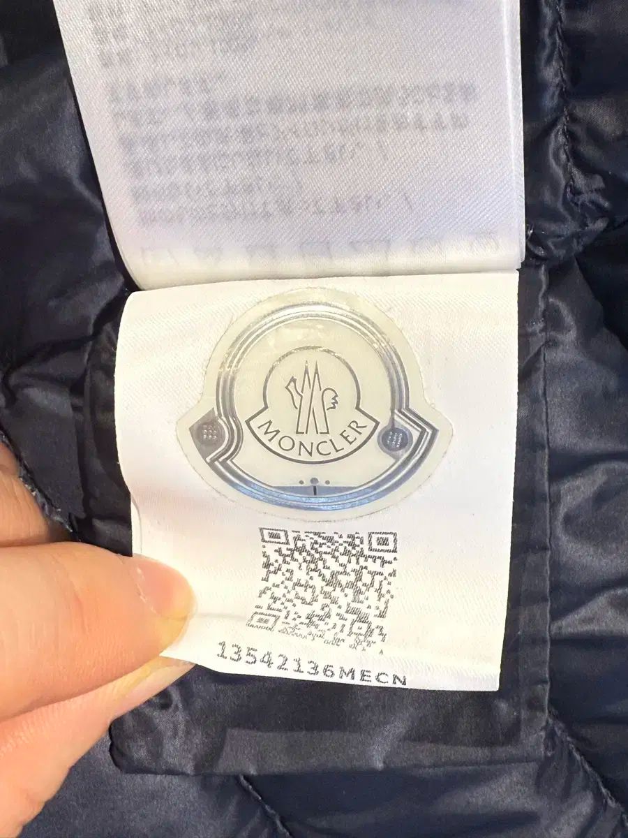 ダウン フーディーベスト