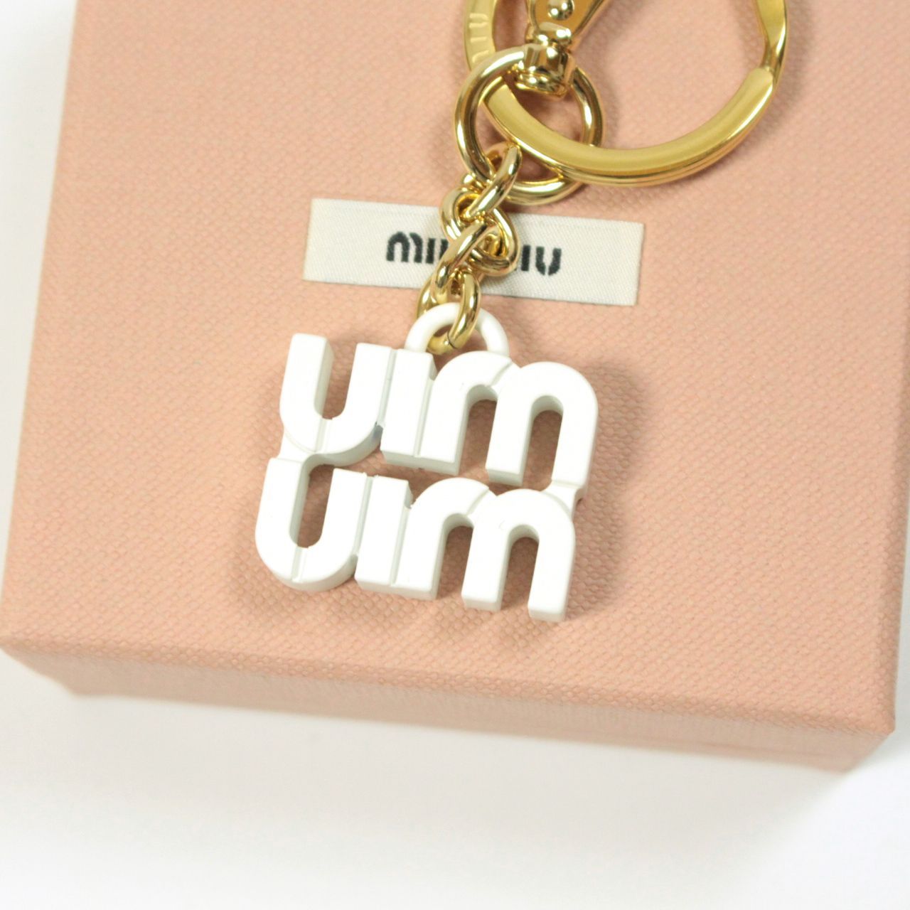 miu miu ロゴ メタル キーリング ホワイト ミュウミュウ