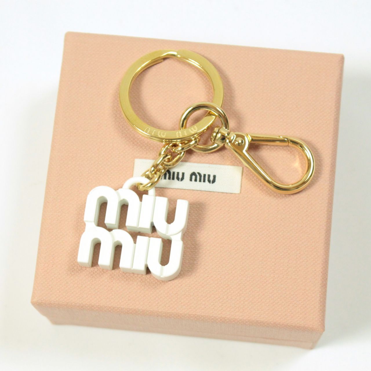 miu miu ロゴ メタル キーリング ホワイト ミュウミュウ