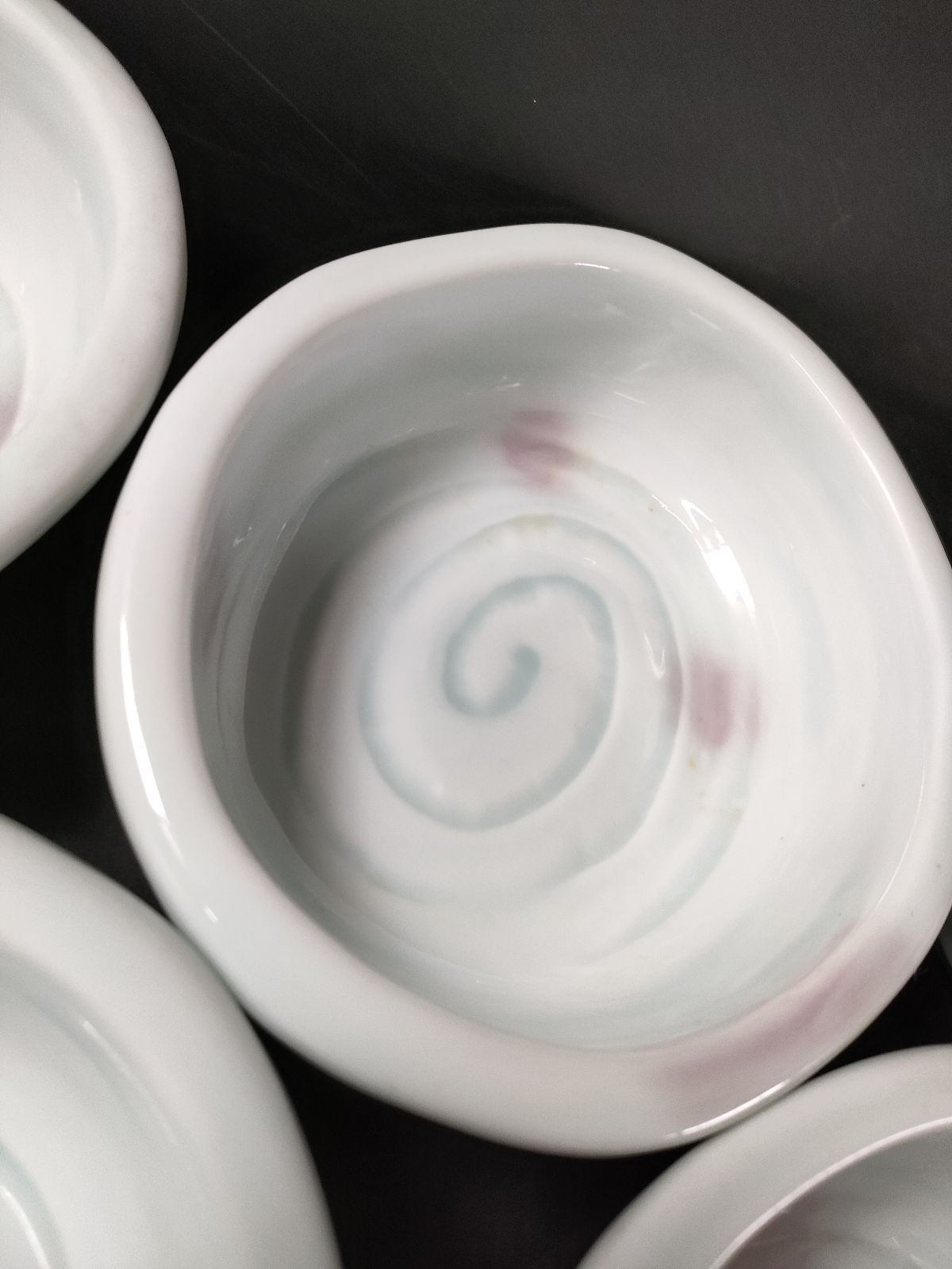 F 2 06 有田焼 瑞峯銘 青磁渦潮文鉢 大18客 小17客 菓子器 菓子鉢 飾鉢 飾皿 盛鉢 皿 和皿食器 向付 小皿 中皿 割烹