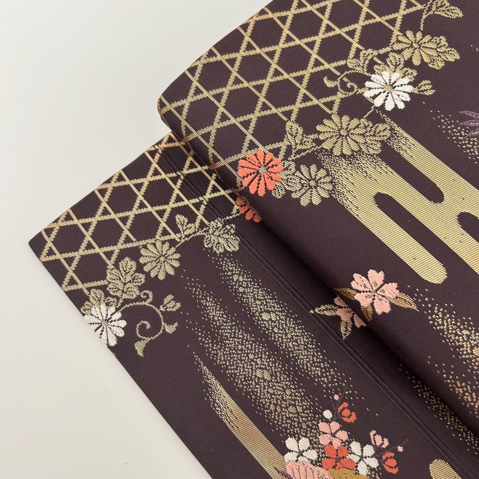 名古屋帯　花唐草　正絹 5777］名古屋帯 花唐草文様 全通 縮緬 正絹 着物 - メルカリ