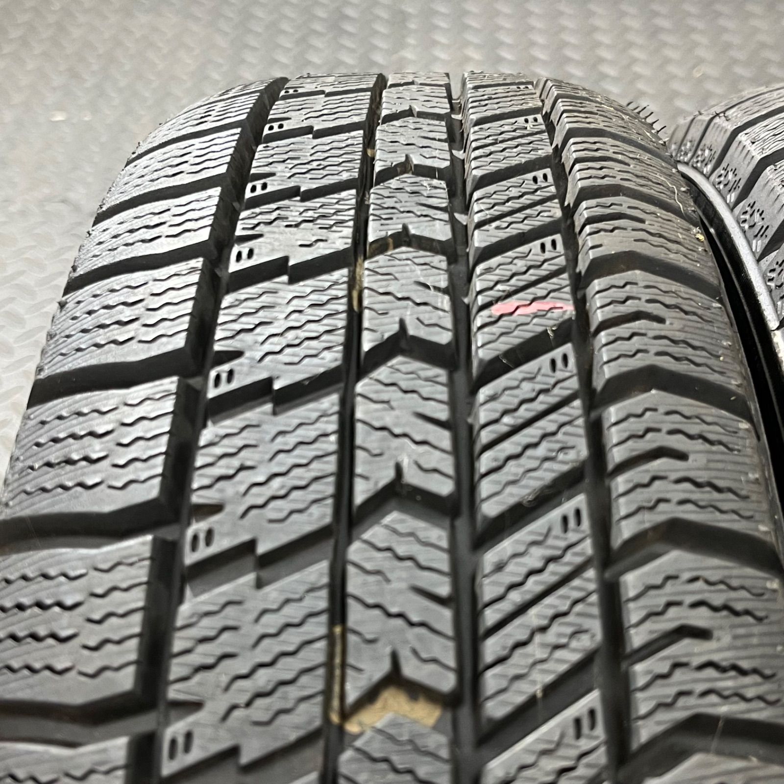 スタッドレスタイヤ 1154