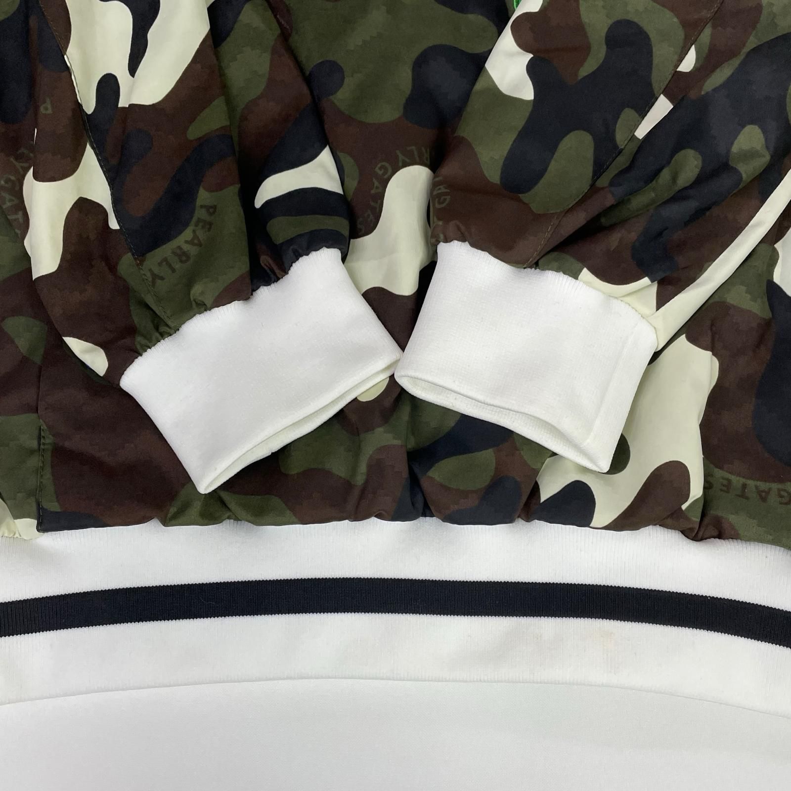 カーキ系 銀色裏地