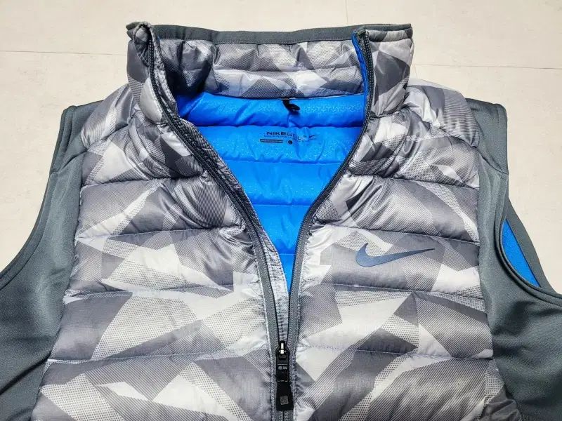 NIKE GOLF ナイキゴルフ グレーカモフラ グースダウンベスト L ポール1218