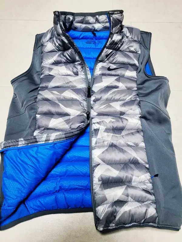 NIKE GOLF ナイキゴルフ グレーカモフラ グースダウンベスト L ポール1218