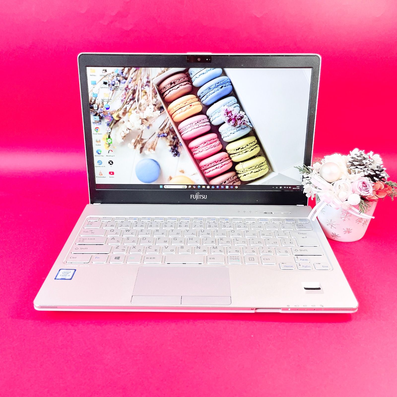 ノートPC SALE‼️小型軽量❣️可愛い白ノートパソコン✨️薄型カメラ