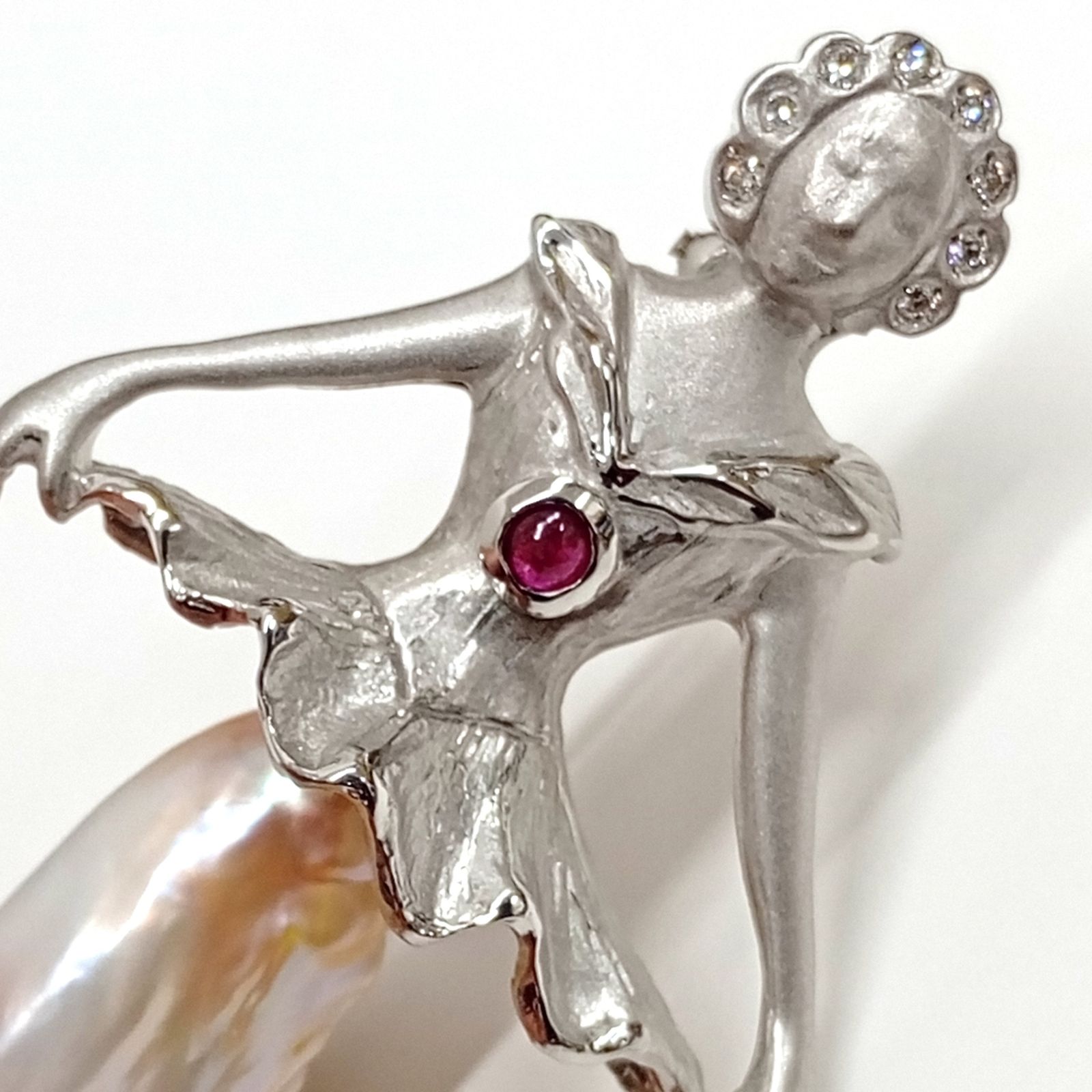 メレD0.05ct ルビー0.1ct