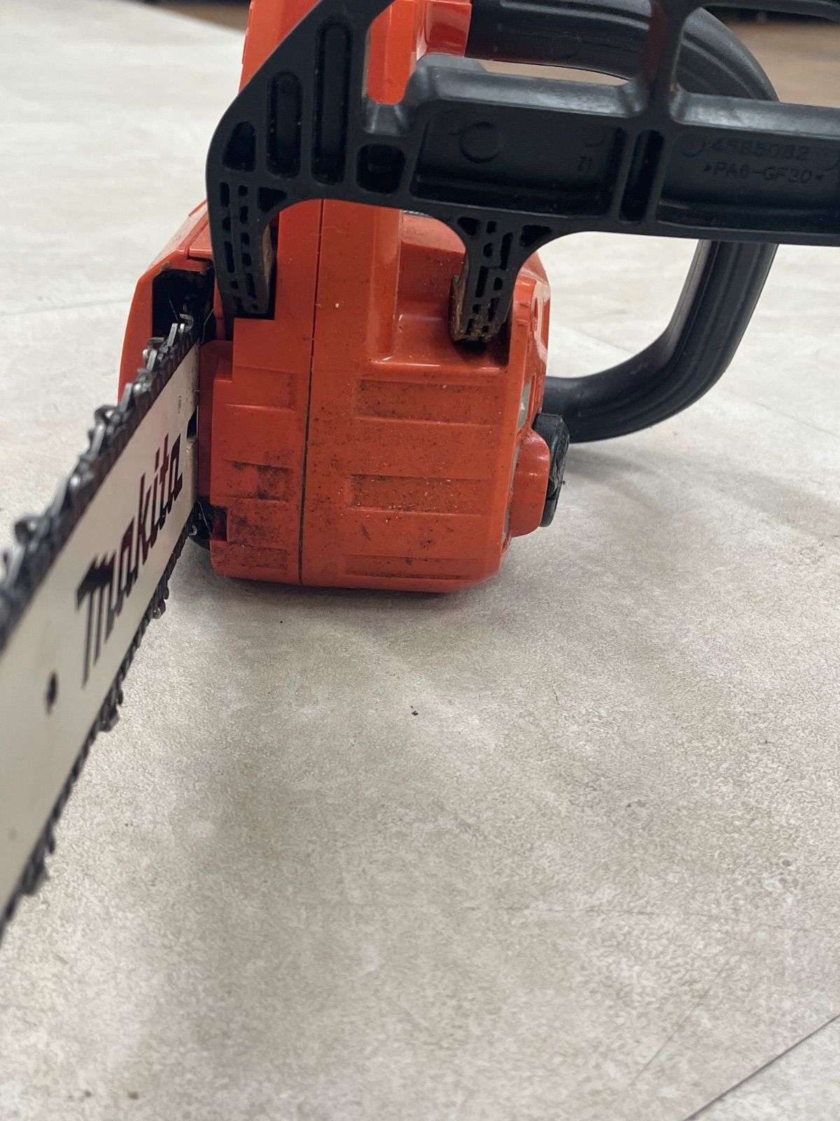 200mm充電式チェンソー 18V