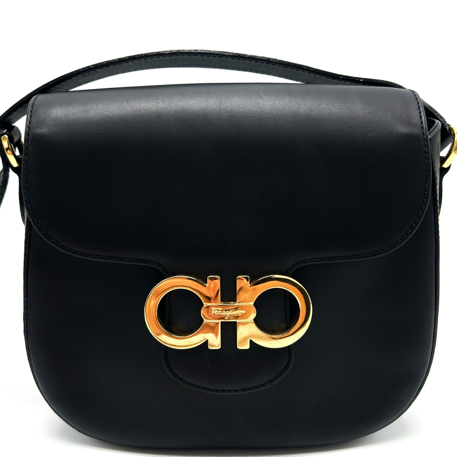 Salvatore Ferragamo フェラガモ ダブルガンチーニ ショルダーバッグ 肩掛け 斜めがけ ゴールド金具 レザー ブラック メンズ レディース ユニセックス