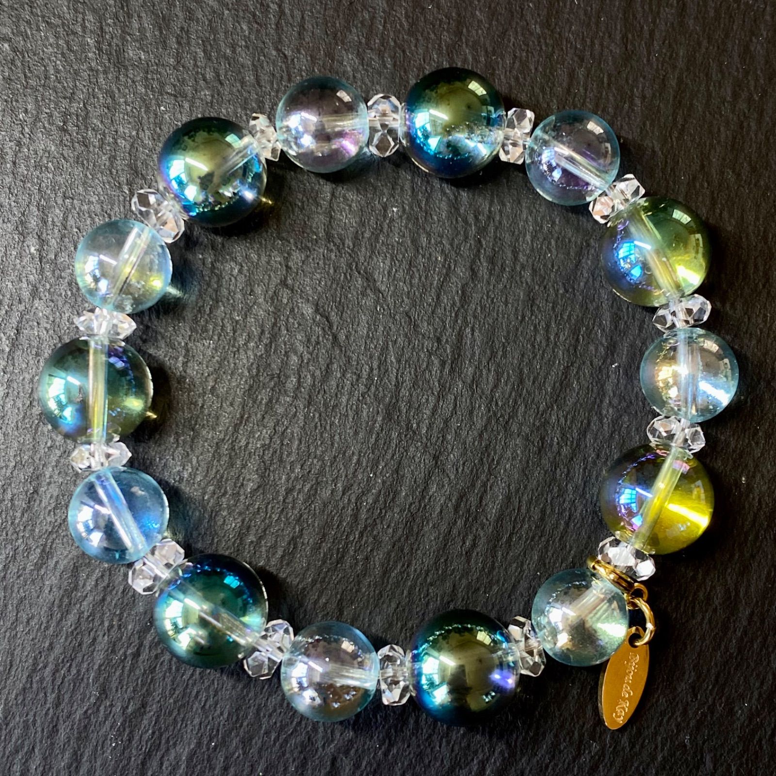 - ペールブルー